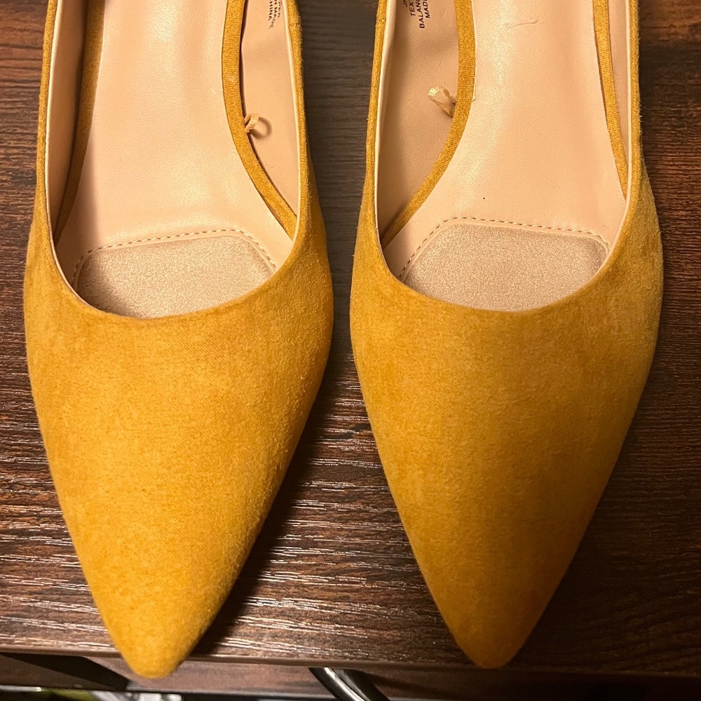 Brand New Jones New York Suede Heels-Mustard